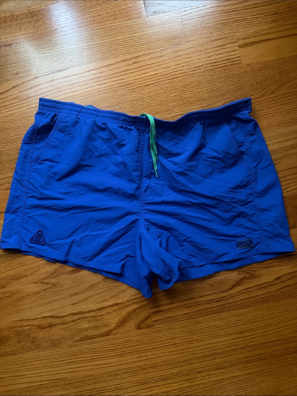 Patagonia baggies women’s XXL royal blue with retro patches